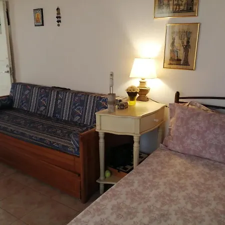Little Home In Mani Feriehus